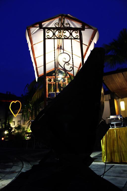 Grand Suka Hotel Pekanbaru Exterior foto