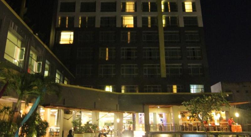 Grand Suka Hotel Pekanbaru Exterior foto