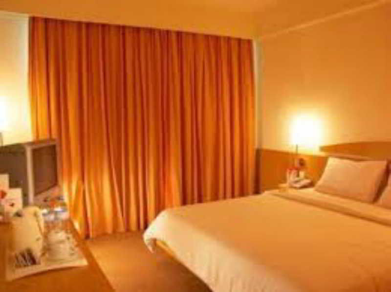 Grand Suka Hotel Pekanbaru Exterior foto