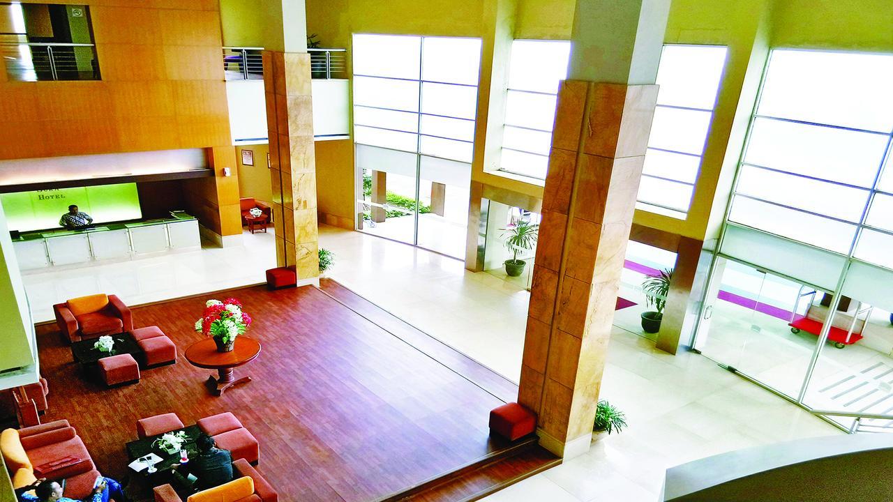 Grand Suka Hotel Pekanbaru Exterior foto