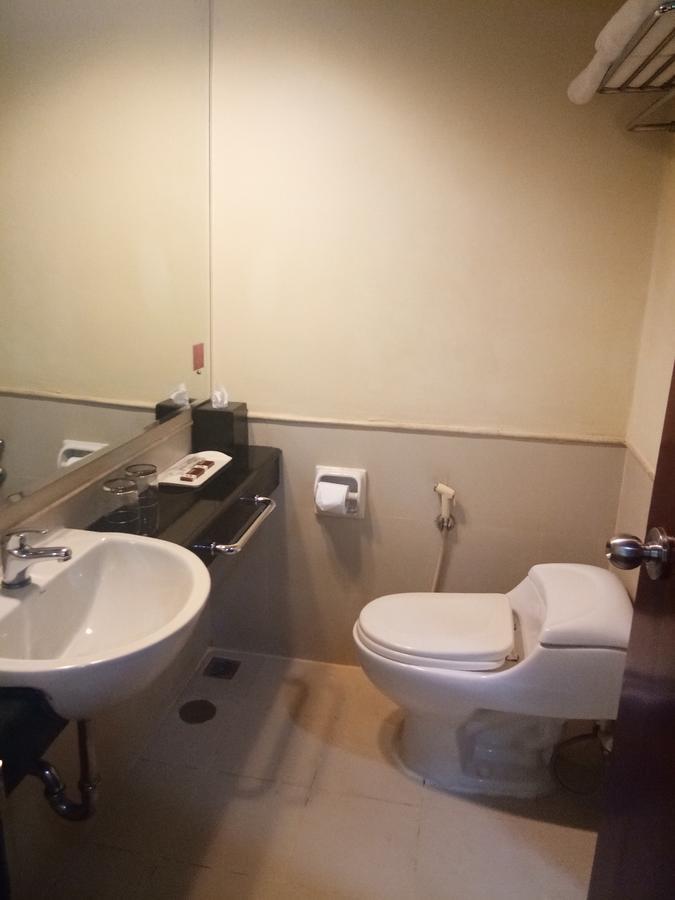 Grand Suka Hotel Pekanbaru Exterior foto