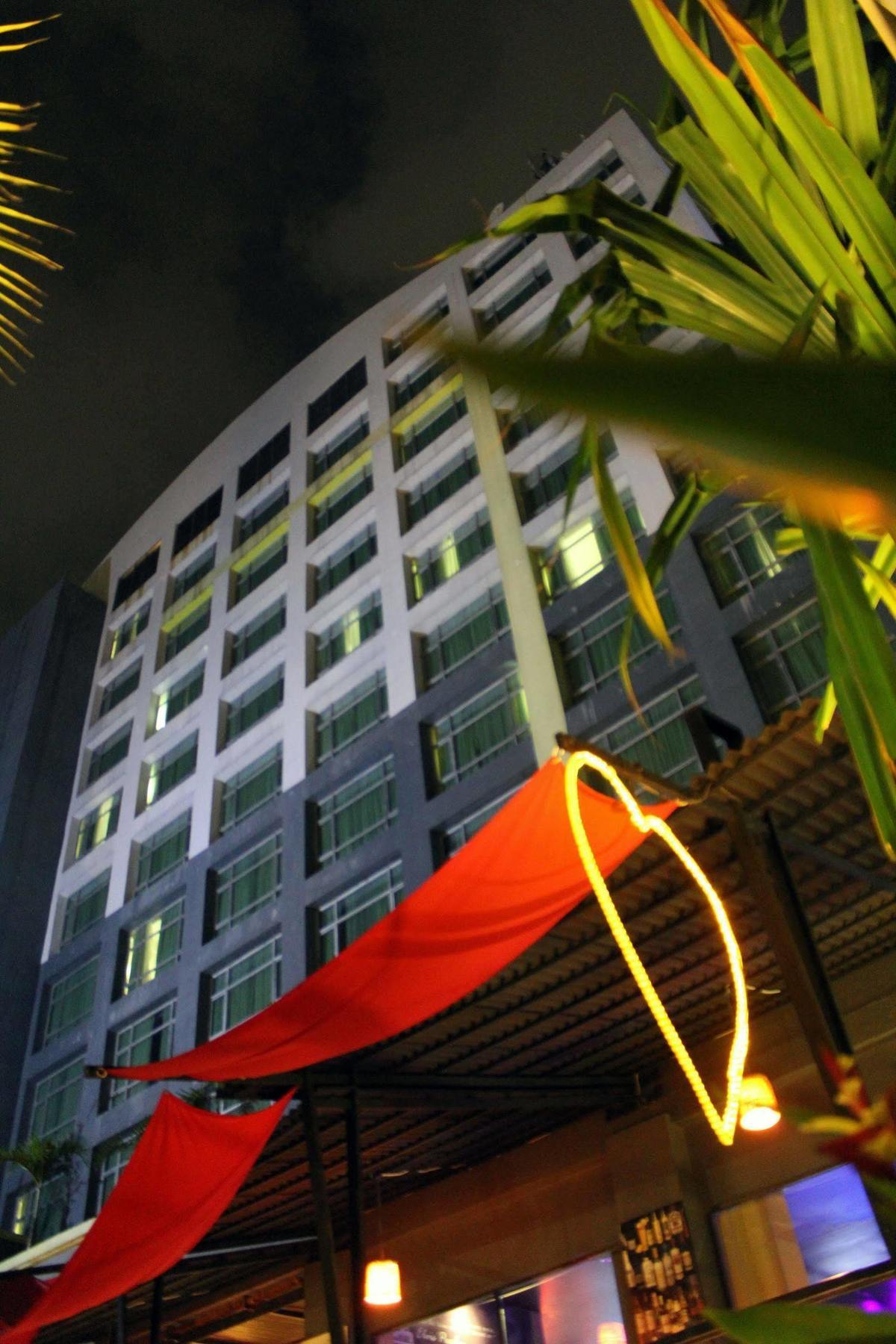 Grand Suka Hotel Pekanbaru Exterior foto
