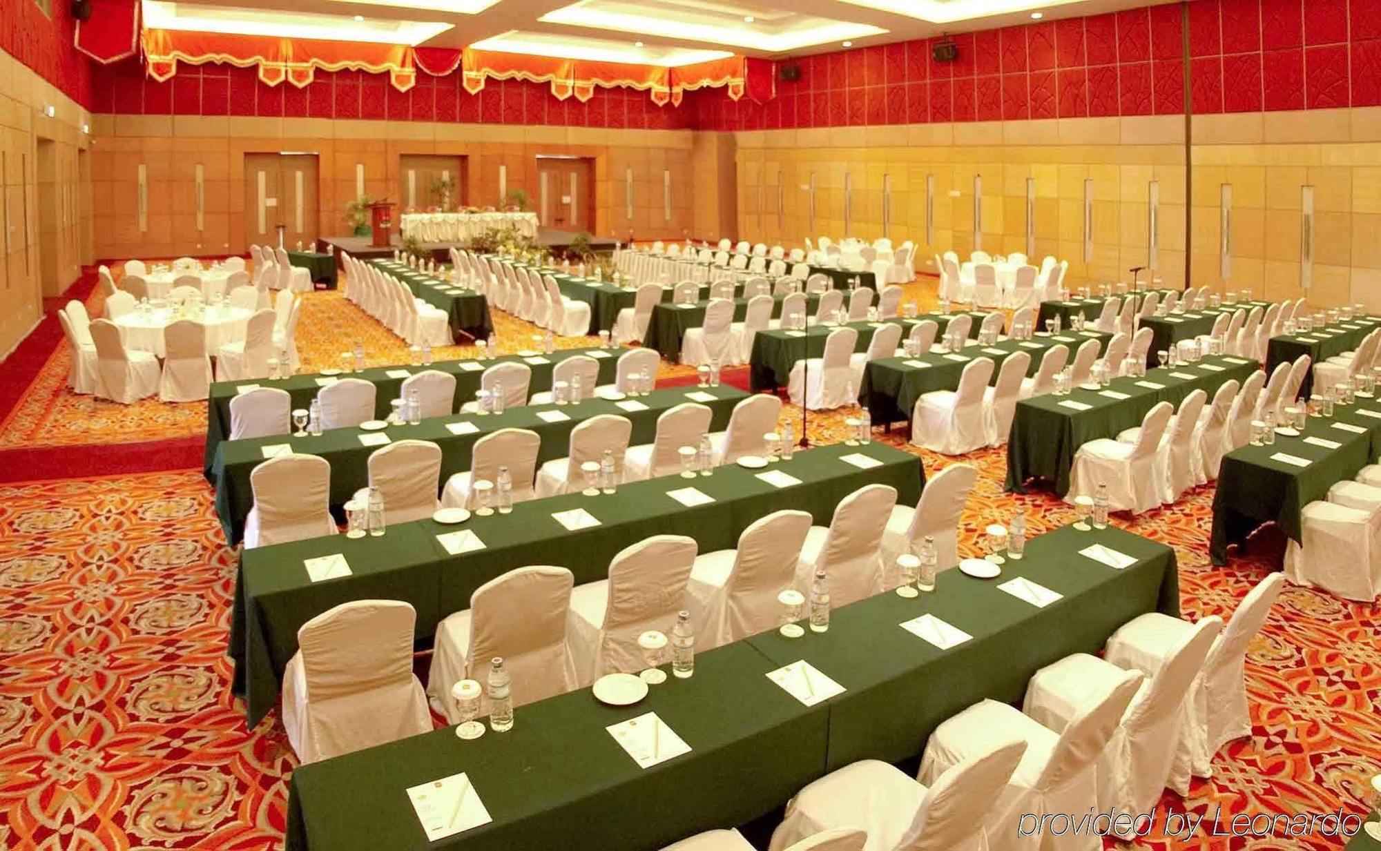 Grand Suka Hotel Pekanbaru Exterior foto