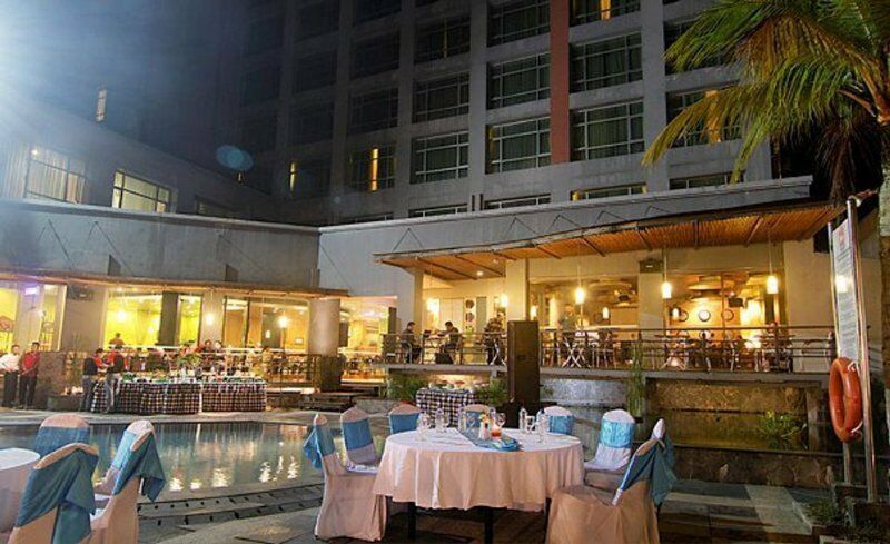 Grand Suka Hotel Pekanbaru Exterior foto